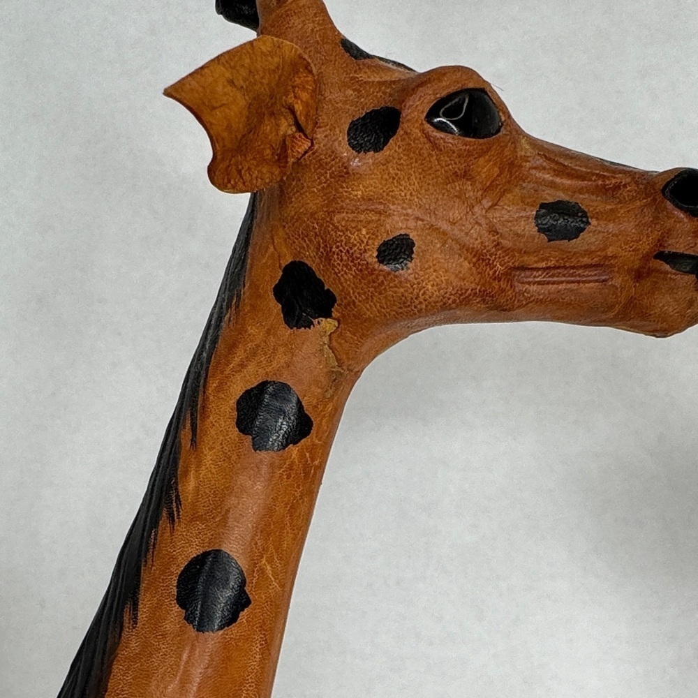 Vintage Estate Leather Wrapped Pair of Giraffes Large 17"-18" with Glass Eyes - Picture 5 of 16